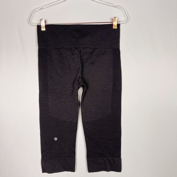 Lululemon Womens 8 Dark Heather Gray Seamless Crop Capri Pants Workout - Picture 2 of 8